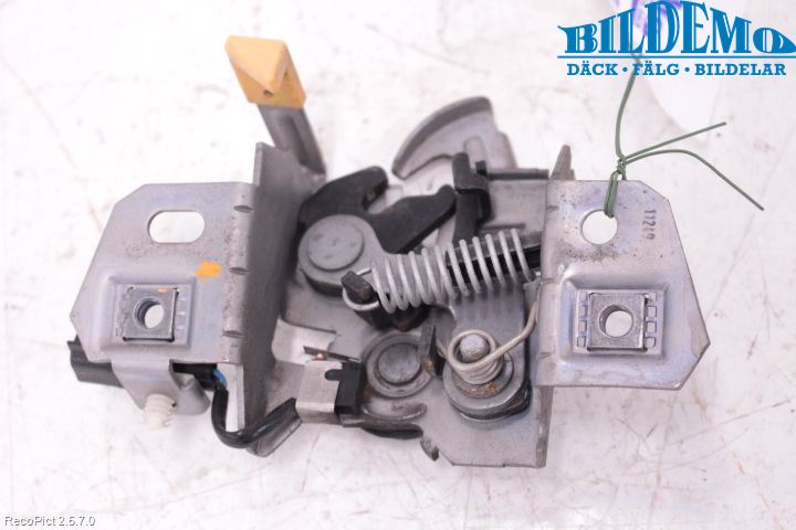 Volvo V50 08-12 Huvlås