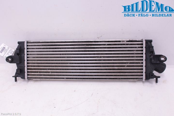 Opel VIVARO 01-14 Laddluft-Intercooler Kyl
