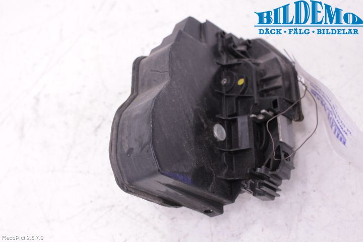 BMW 5 E60/61 Sed/Tou 02-10 Låskista-Dörrlås