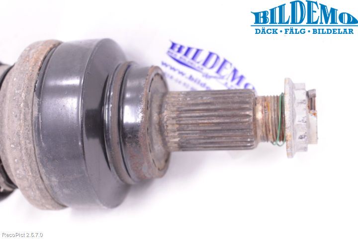 BMW 1 F20/F21 11-19 Drivaxel Bak Höger