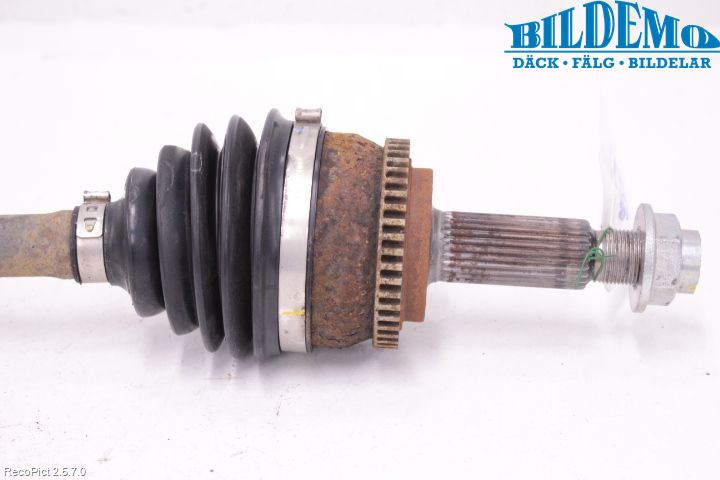 Kia VENGA 10-19 Drivaxel Fram Vänster