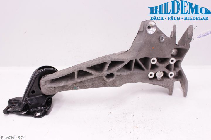 Mini COUPE R58 10-15 Hjullagerhus-Spindel Vä B