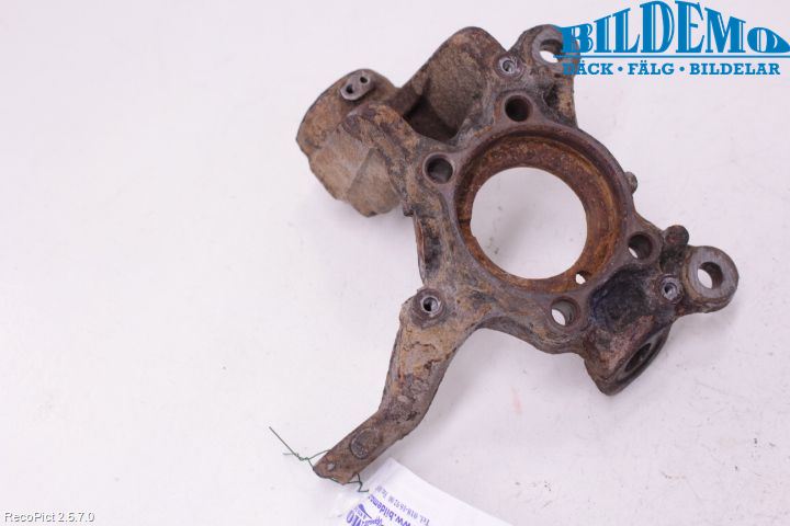 Volkswagen VW CADDY      04-10 Styrspindel Lagerhus Hö