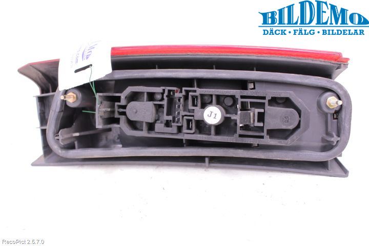 Volvo S70/V70/XC  97-00 Bakljus Höger