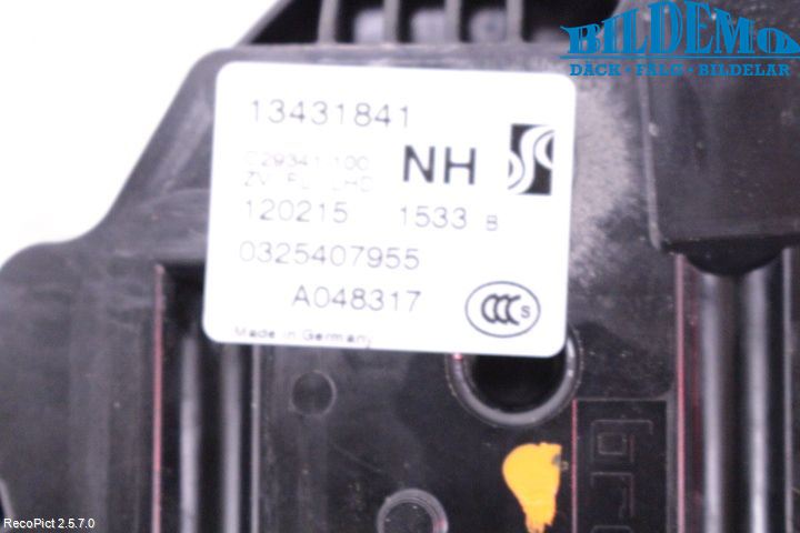 Opel CORSA E 15-19 Låskista-Dörrlås