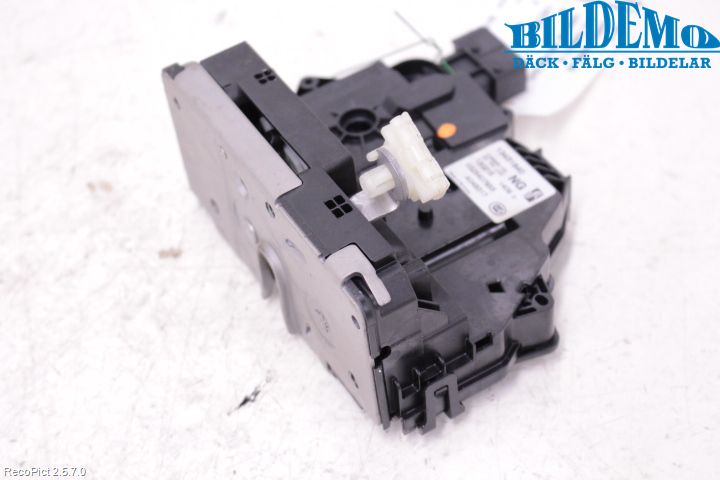 Opel CORSA E 15-19 Låskista-Dörrlås