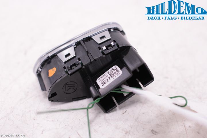 Opel CORSA E 15-19 Strömställare Stolvärme