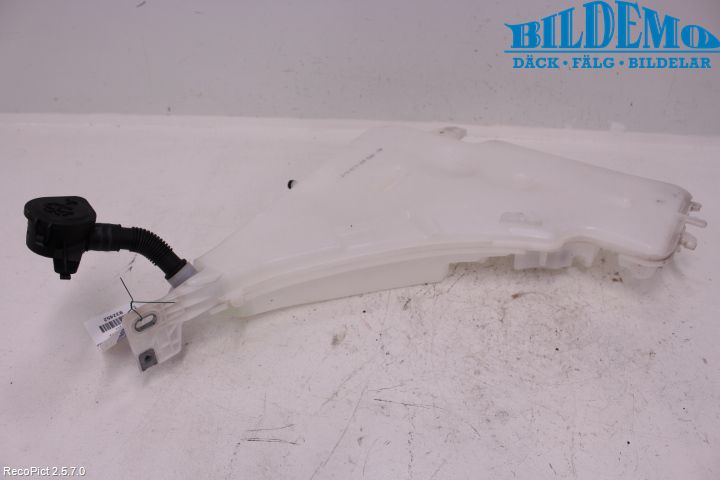 BMW 3 F30/F31/F80 12-19 Spolartank Vindruta-Strål