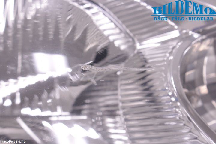 Opel VIVARO 01-14 Strålkastare Höger