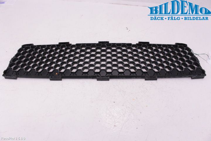 Toyota YARIS XP90 06-11 Stötfångardel Fram Mitt