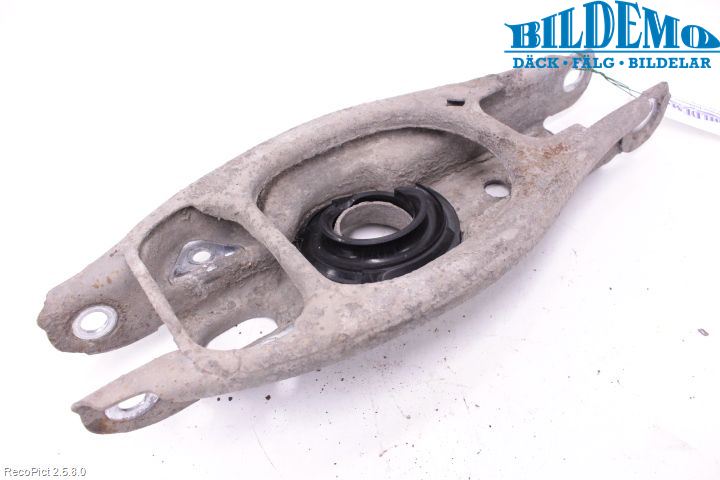 BMW 1 E87/81 5D/3D 03-11 Bärarm Bak Höger