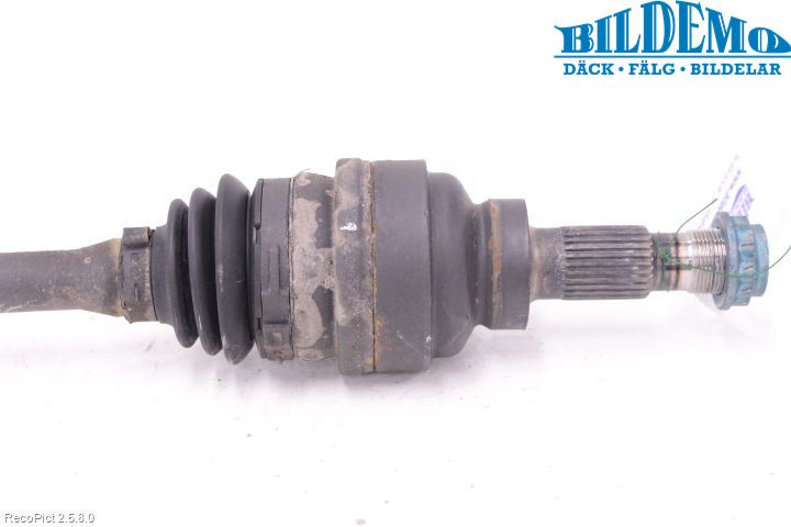 Mercedes-Benz MB CLA-KLASS (C117/X117) 13-19 Drivaxel Bak Vänster