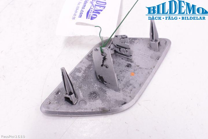 Audi A6/S6     05-11 Spolarmunstycke Strålkastare