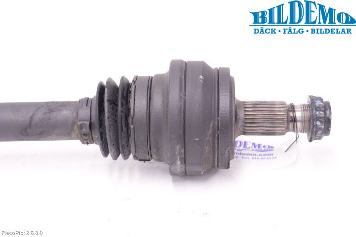 Mercedes-Benz MB C-KLASS (W205) 14-21 Drivaxel Bak Vänster