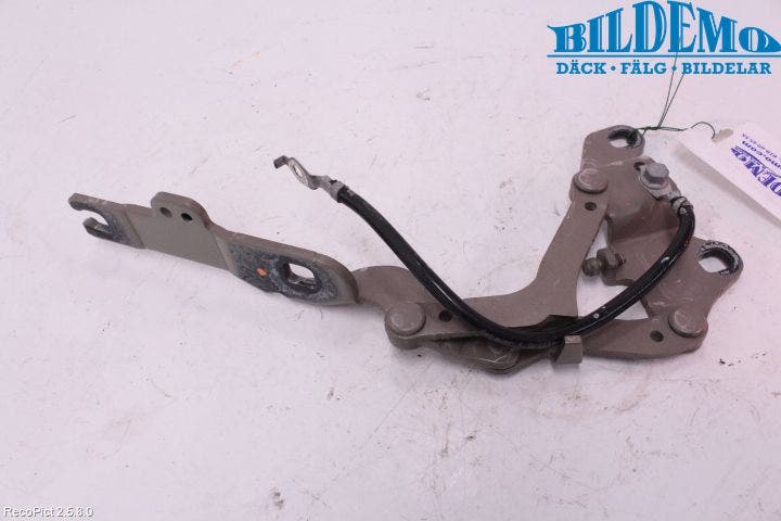 BMW 3 E90/91 SED/TOU 05-12 Huvgångjärn