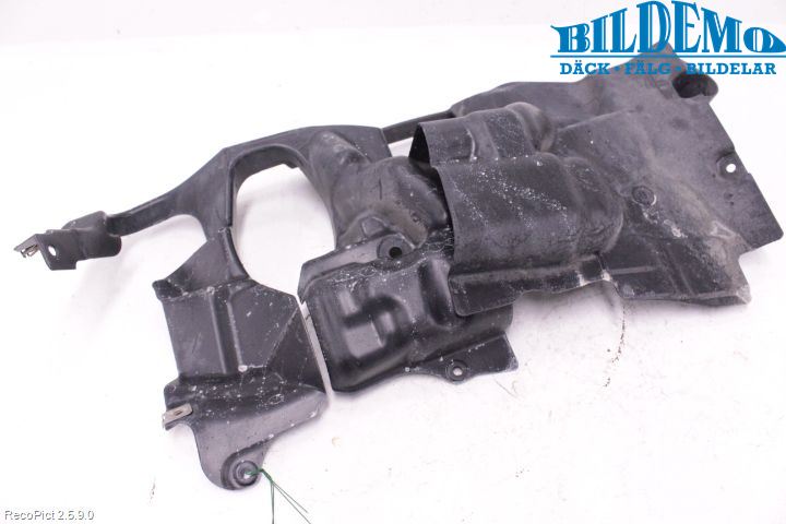 BMW 5 F10/F11/F18 09-17 Hasplåt Plåt-Plast