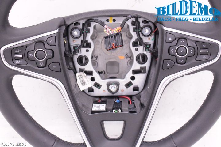 Opel INSIGNIA 09-16 Ratt