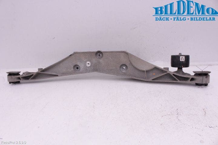 BMW X1 F48 15-22 Bakaxelbalk