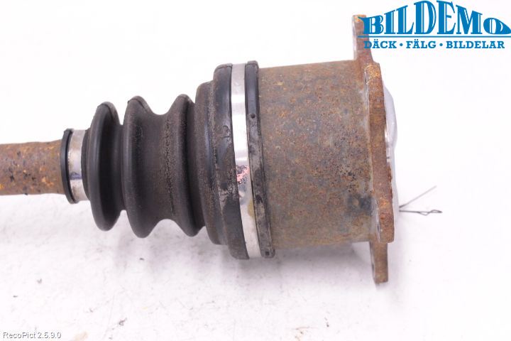 Toyota HI-ACE 95-05 Drivaxel Bak Vänster