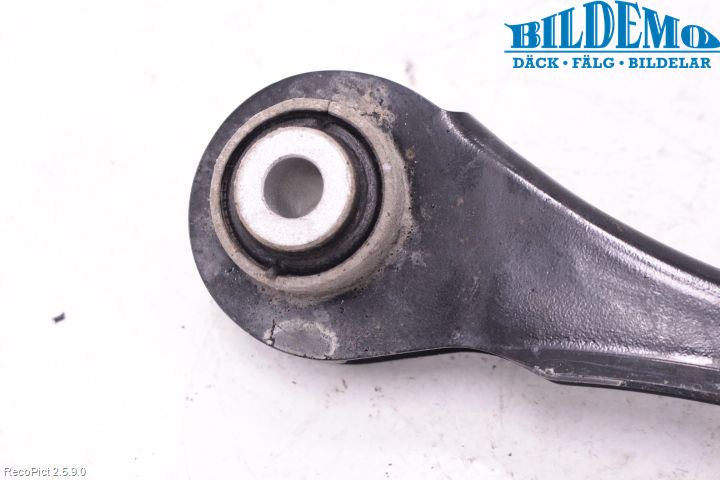 BMW 1 F20/F21 11-19 Bärarm Bak Övre Vänster