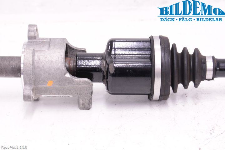 BMW X1 F48 15-22 Drivaxel Fram Höger