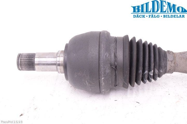 Mercedes-Benz MB B-KLASS (W246/W242) 12-19 Drivaxel Fram Vänster