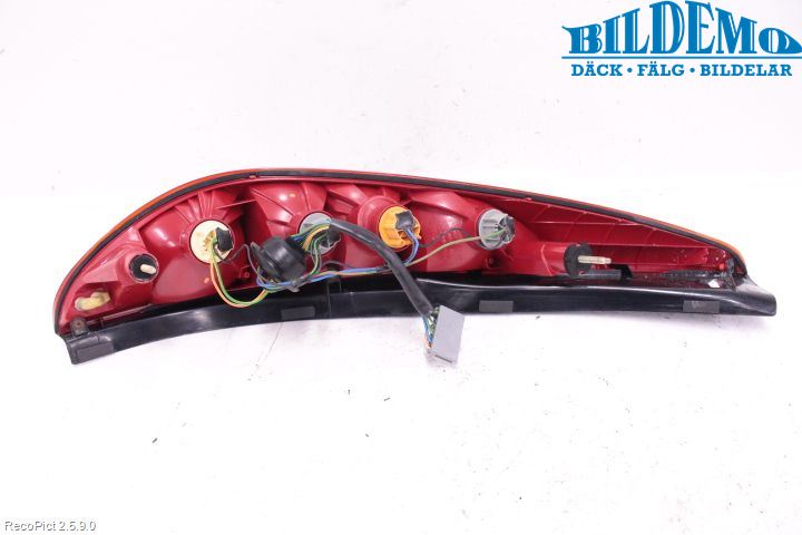 Ford MONDEO     01-06 Bakljus Höger