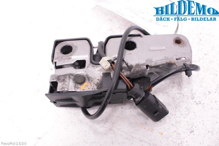 Volkswagen VW PASSAT 05-11 Huvlås
