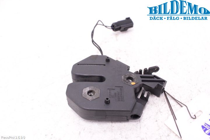 Volvo V70 05-08 Huvlås