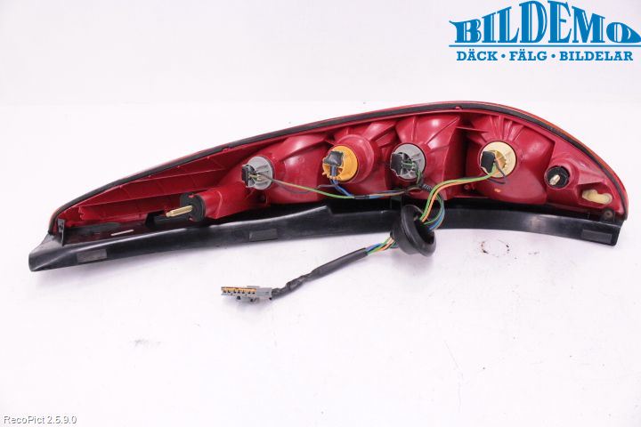 Ford MONDEO     01-06 Bakljus Vänster