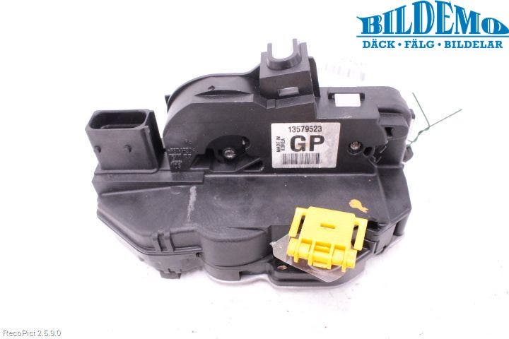 Opel ASTRA J 10-15 Låskista-Dörrlås