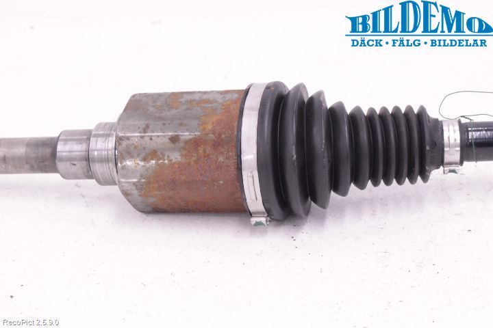 BMW 3 F30/F31/F80 12-19 Drivaxel Fram Höger