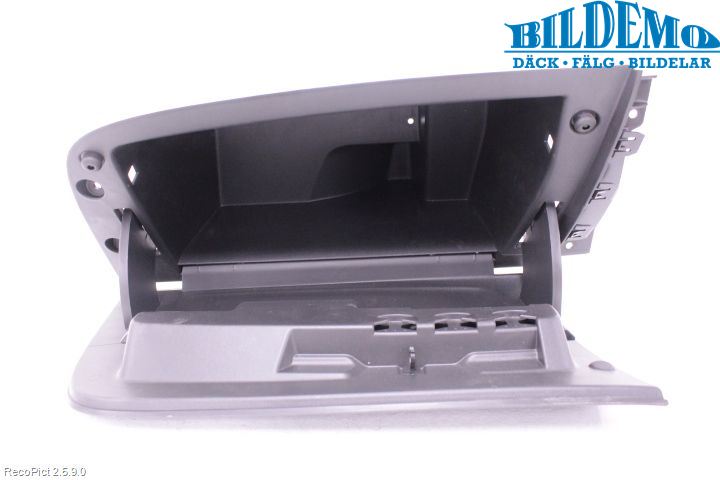 Opel ASTRA K 16-22 Handskfack