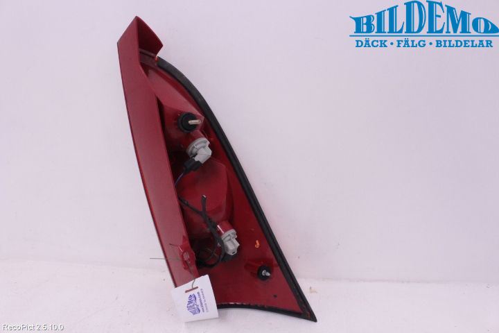 Ford FOCUS     99-04 Bakljus Höger