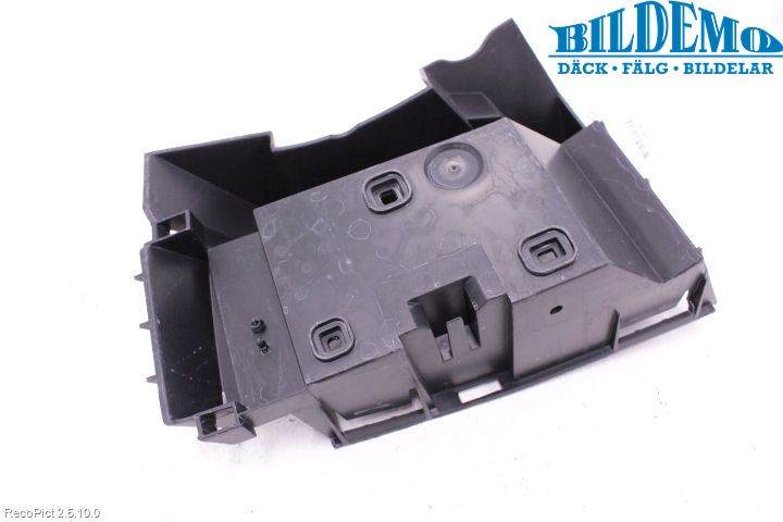 Volvo XC90 03-06 Stötfångarfäste Bak Vä