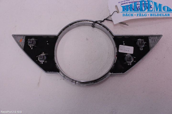 Mini COUNTRYMAN R60 11-16 Emblem