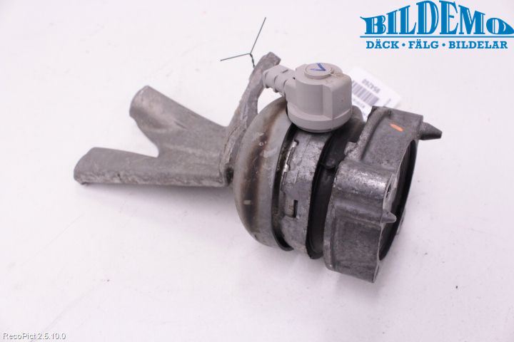 Audi A8/S8 4E  02-09 Motorfäste