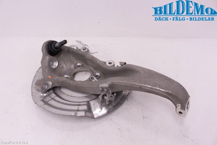 BMW 5 F10/F11/F18 09-17 Styrspindel Lagerhus Vä