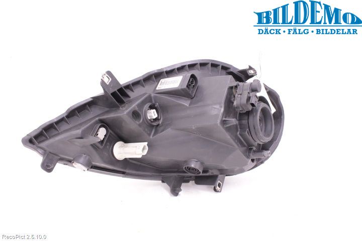 Opel VIVARO 01-14 Strålkastare Höger