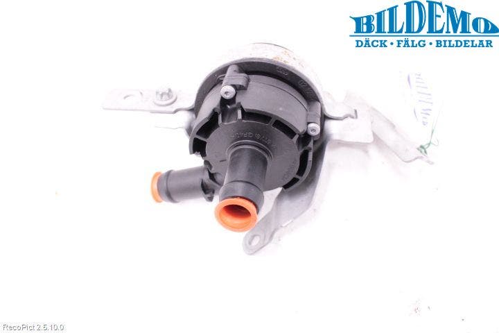 Mercedes-Benz MB A-KLASS (W176) 13-18 Vattenpump