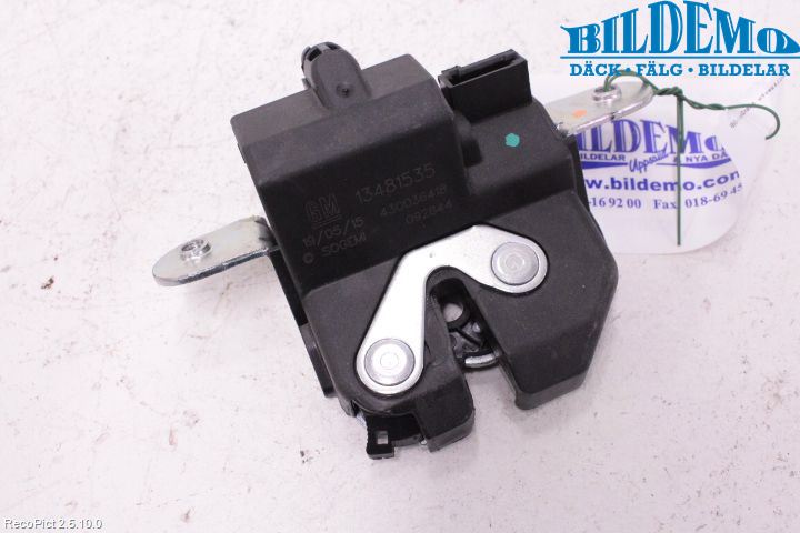 Opel CORSA E 15-19 Låskista Baklucka