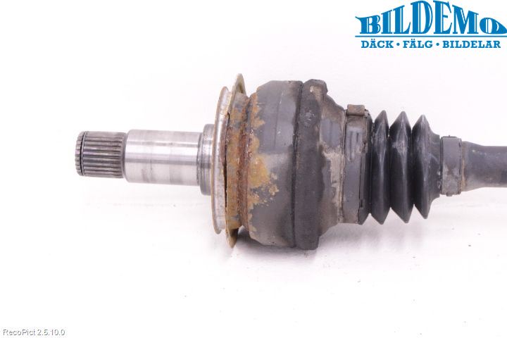 Mercedes-Benz MB C-KLASS (W204) 07-15 Drivaxel Bak Höger