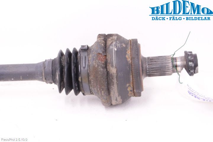 Mercedes-Benz MB C-KLASS (W204) 07-15 Drivaxel Bak Höger