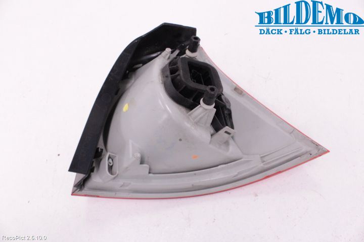 Volkswagen VW GOLF V 04-09 Bakljus Vänster