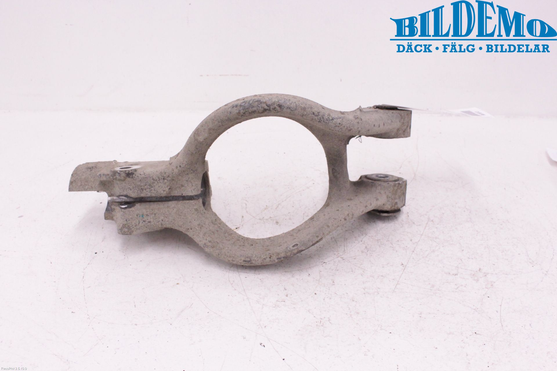 Opel INSIGNIA 09-16 Styrspindel Lagerhus Vä