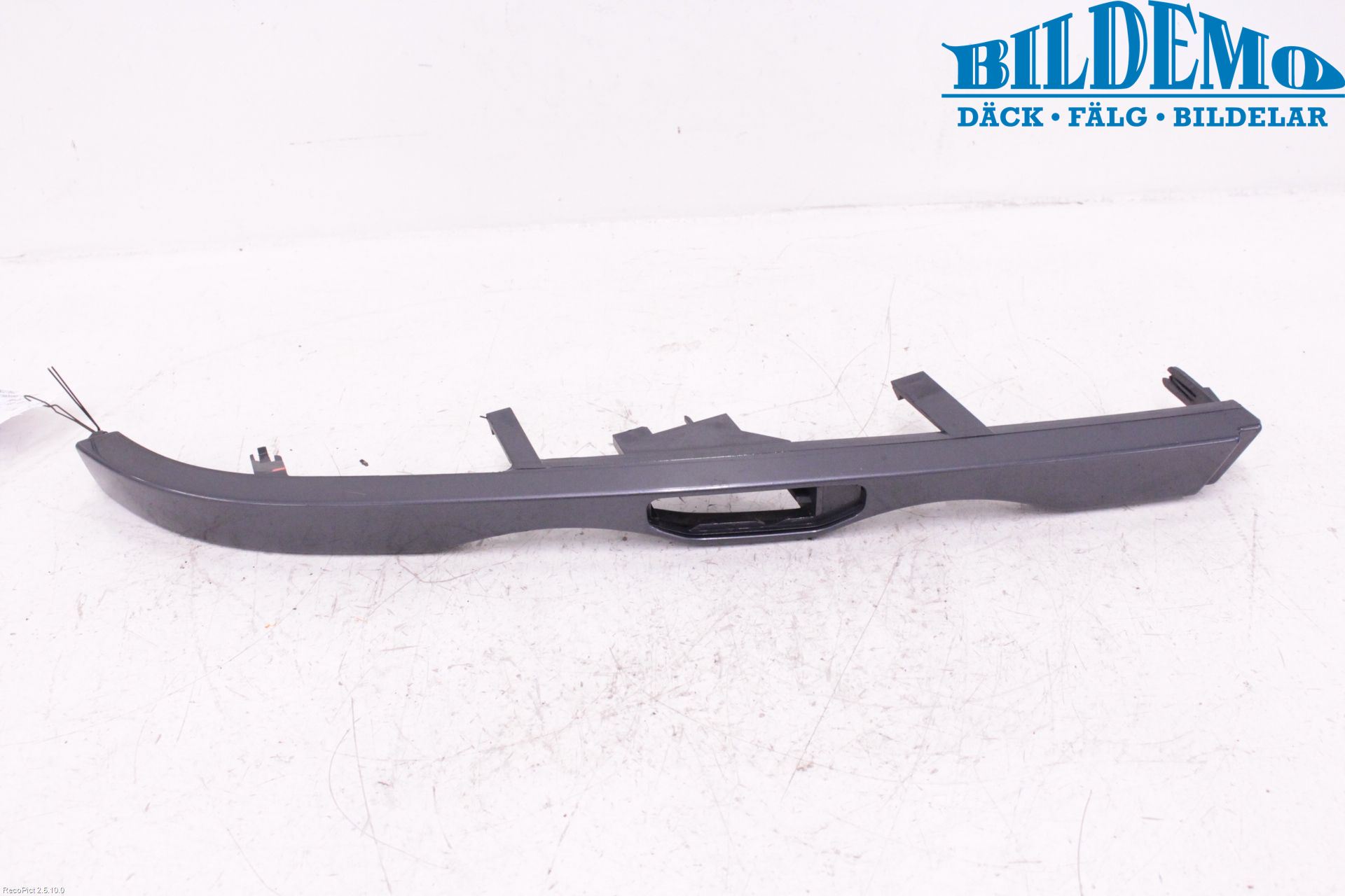 BMW 3 E46      98-05 Strålkastarsarg Vänster