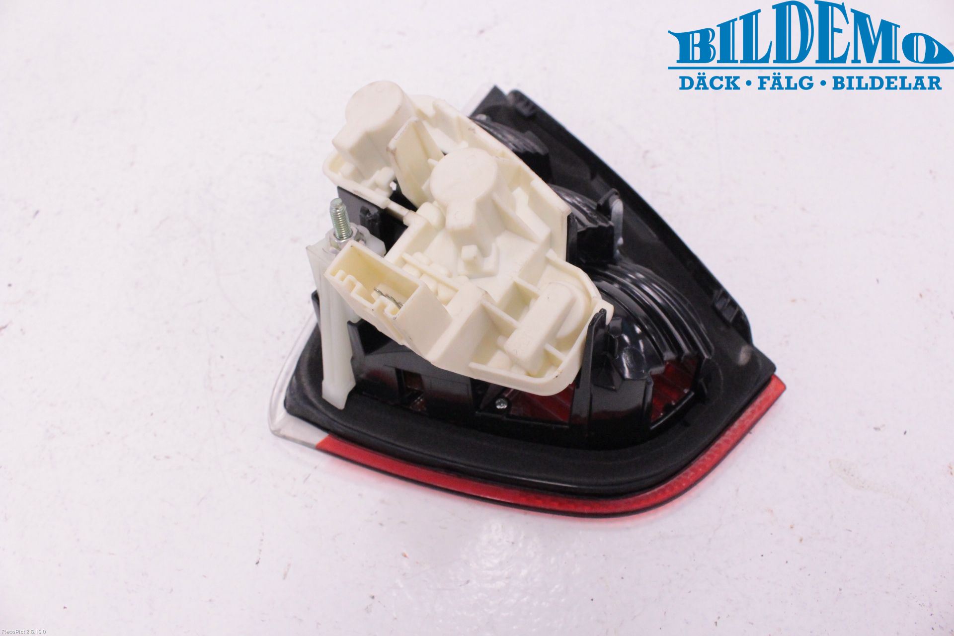 BMW 3 E90/91 SED/TOU 05-12 Bakljus Lucka Vä