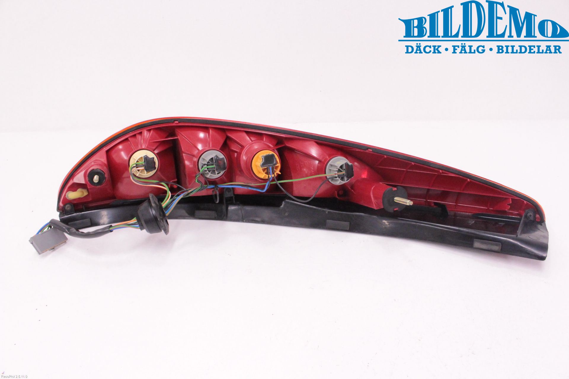 Ford MONDEO     01-06 Bakljus Höger