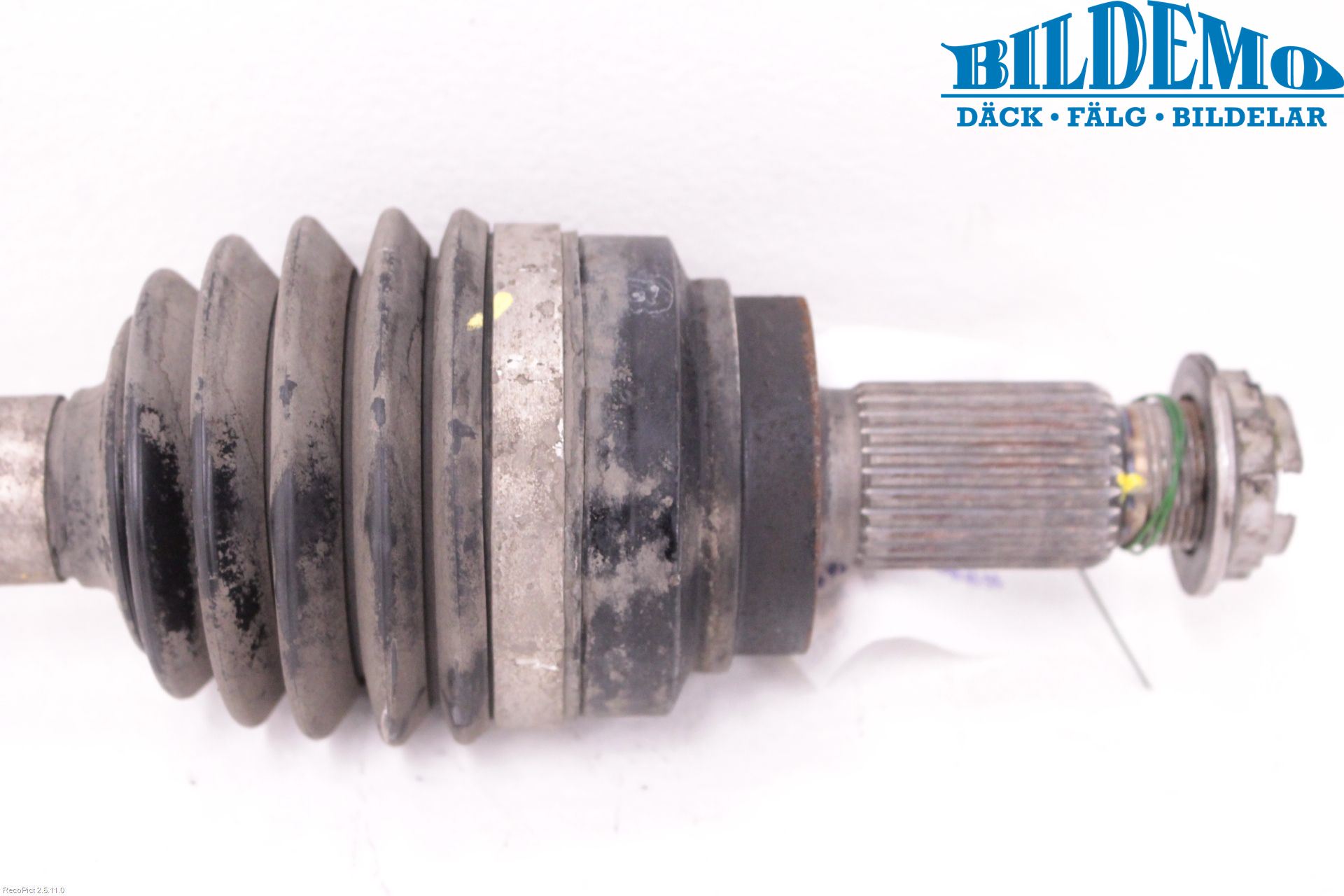 BMW 1 F20/F21 11-19 Drivaxel Bak Höger