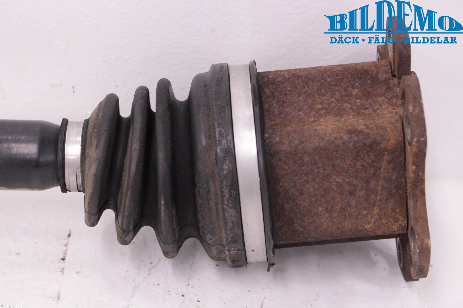 Audi A6/S6     05-11 Drivaxel Fram Vänster